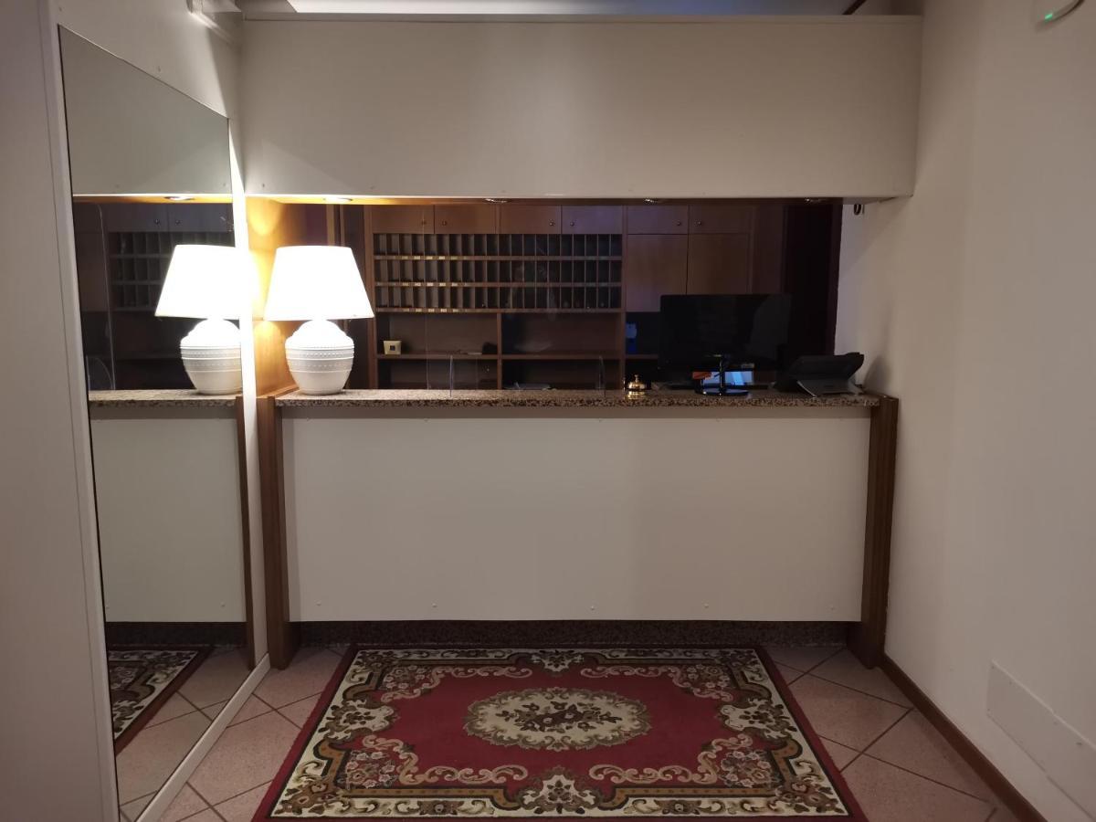 Sunlake Hotel 리바 델 이탈리아 베로나 외부 사진