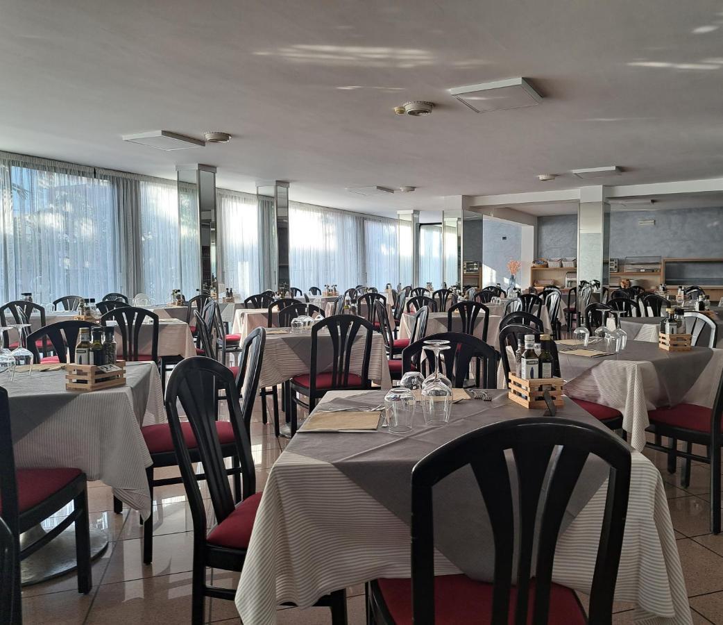 Sunlake Hotel 리바 델 이탈리아 베로나 외부 사진