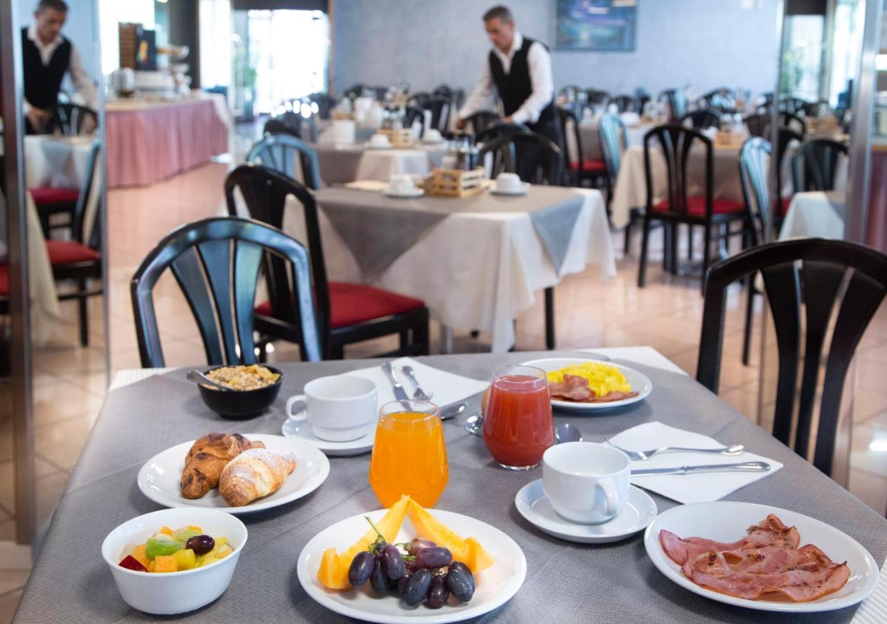 Sunlake Hotel 리바 델 이탈리아 베로나 외부 사진