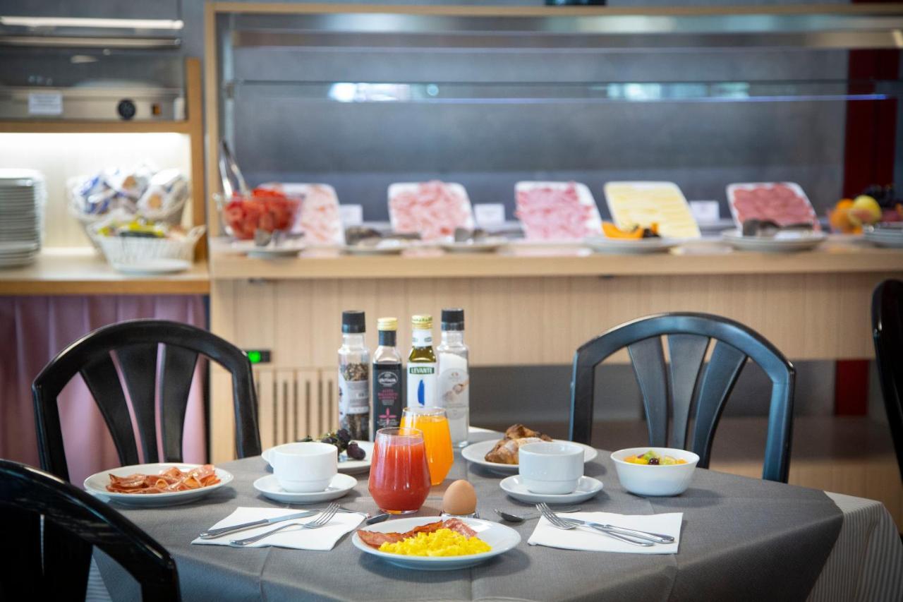 Sunlake Hotel 리바 델 이탈리아 베로나 외부 사진